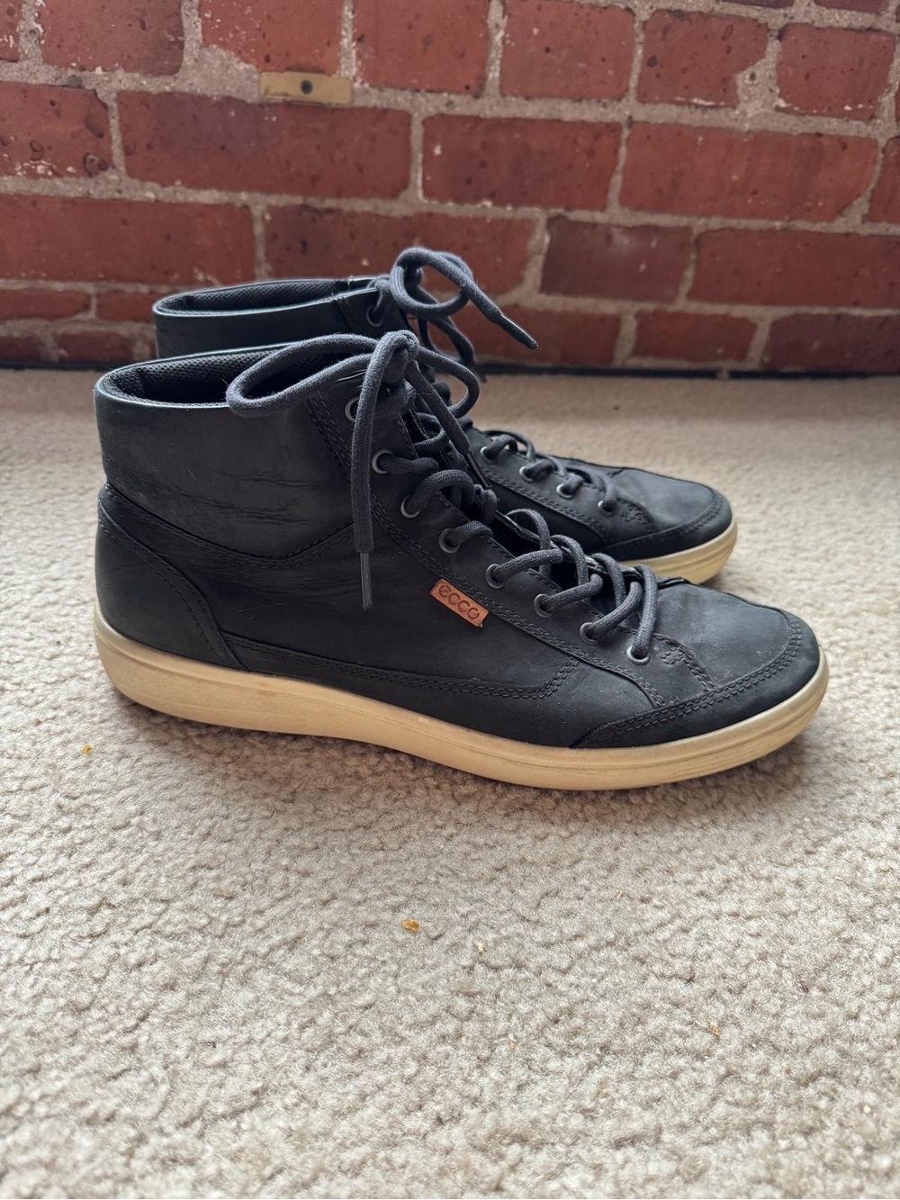Ecco Men's Black Leather High-Top Sneakers with Cream Sole